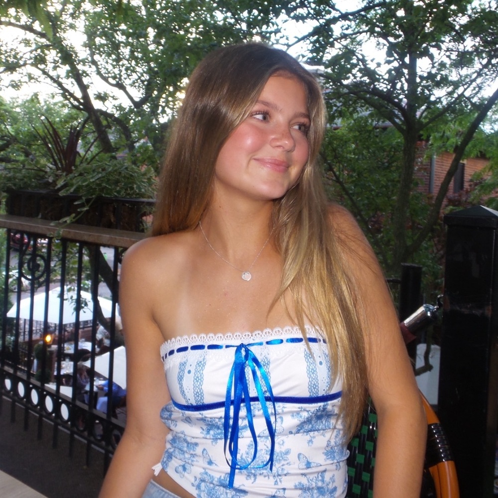 With Jean inspired cropped strapless top🤍🌊